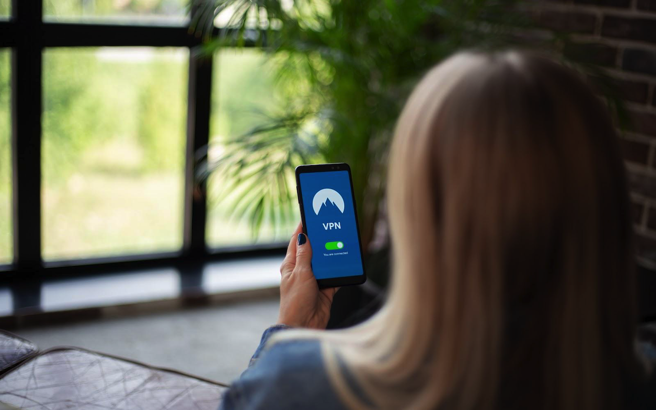 Kāpēc, izietot no mājām, obligāti jāizslēdz Wi-Fi savā viedtālrunī?