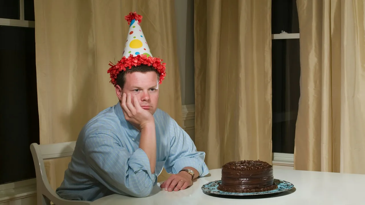 Ko nozīmē, ja jūs savā dzimšanas dienā vēlaties būt vienatnē, saskaņā ar psiholoģiju?