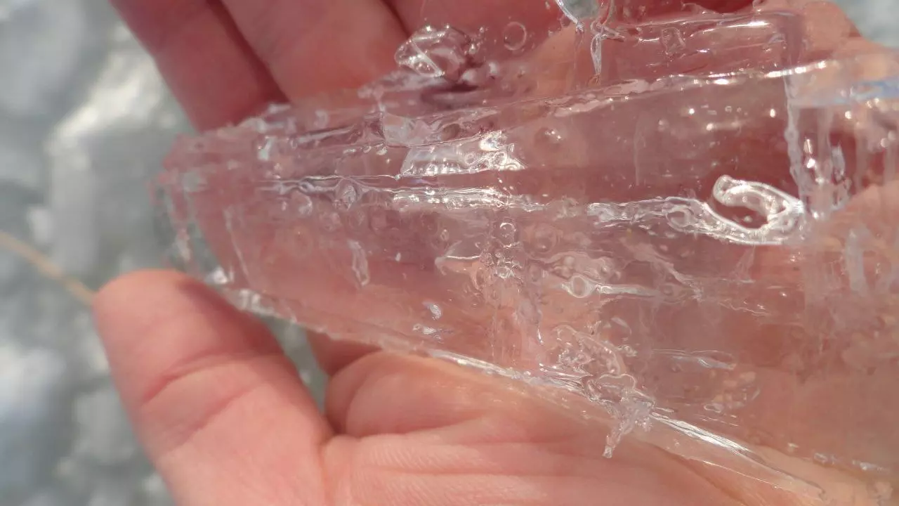 Ledus, kas nedrīkstētu pastāvēt: Ice XXI radās ekstremālos apstākļos, kādi iepriekš nebija novēroti.