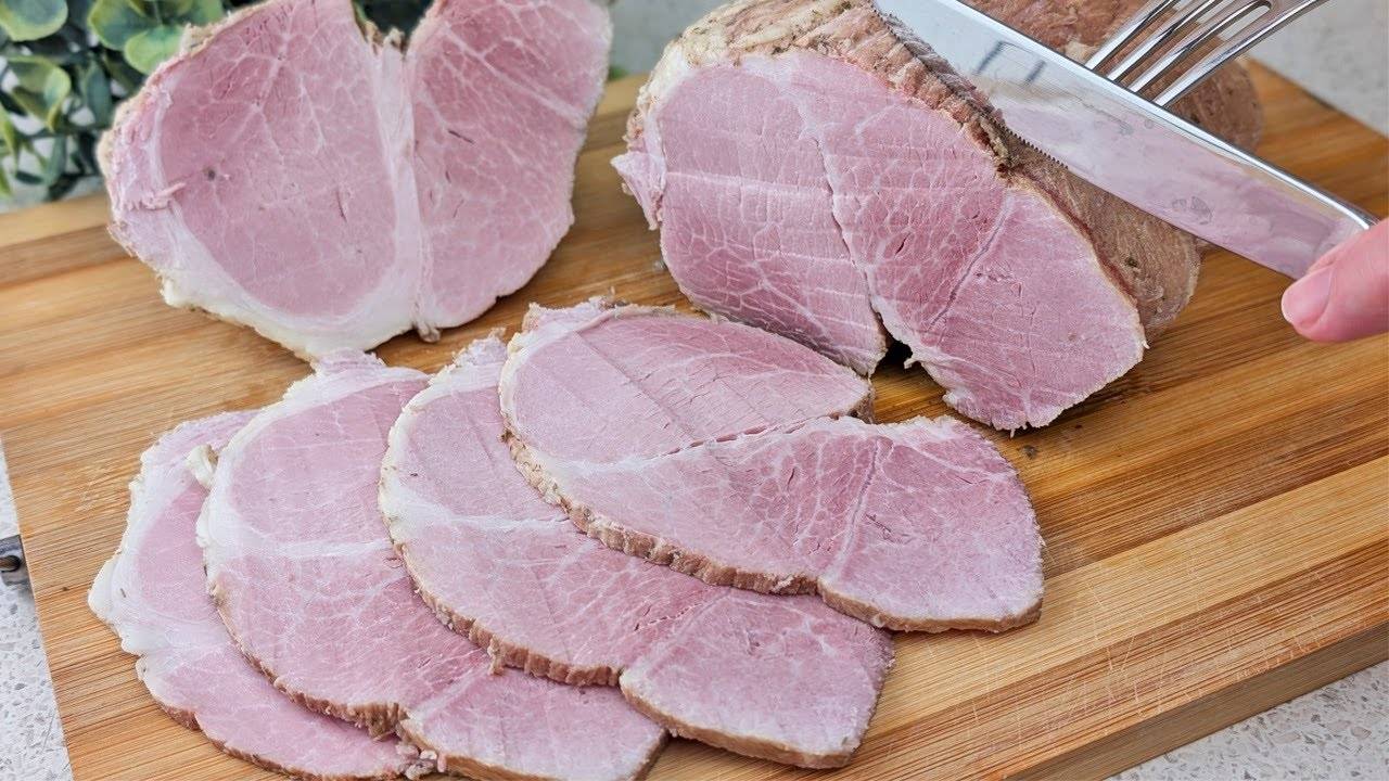 Vienkāršs miesnieku triks, kas ļauj saglabāt šķiņķi pēc sagriešanas un novērst tā izžūšanu laika gaitā.