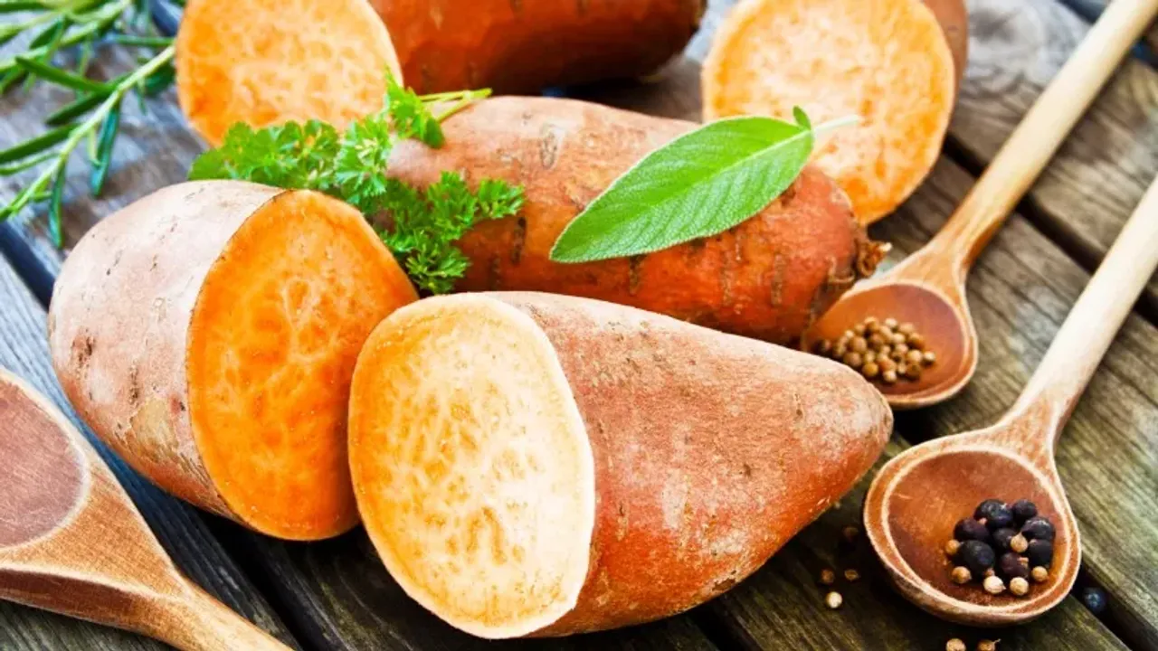 Suņu barošana ar saldajiem kartupeļiem: kāpēc tas ir ieteicams un cik bieži to darīt.