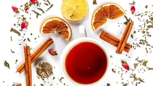 Apelsīnu, citronu un kanēļa miziņu vārīšana: kāpēc tas ir ieteicams un kādas ir tā priekšrocības.