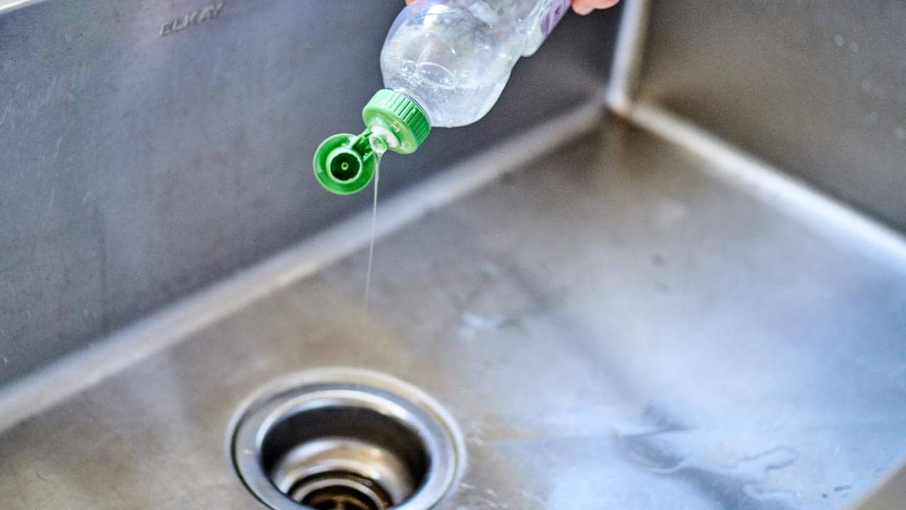 Tas ir modē | Kādas ir priekšrocības, ielietot etiķi mājas kanalizācijā, un kāpēc visi to iesaka?