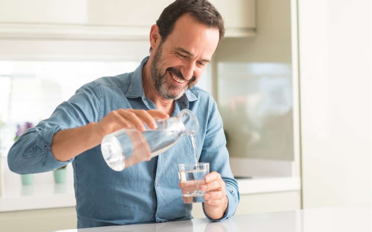 Runa nav tikai par ūdeni: tie ir dzērieni, kas palīdz uzturēt organisma ūdens līdzsvaru.