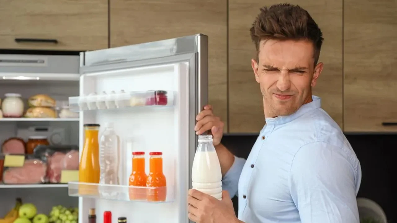 Kā atbrīvoties no nepatīkamām smaržām ledusskapī: korejiešu triks, ko izmanto, ja nekas cits nepalīdz.