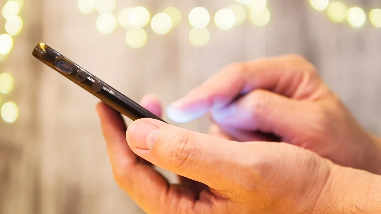 Kāpēc ir jāiztīra cache jūsu Android tālrunī un kādas priekšrocības tas sniedz.