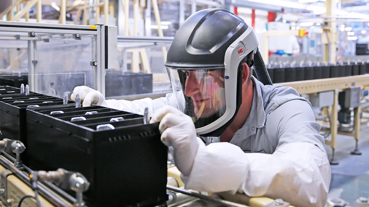 Viņš bija apņēmības pilns ražot baterijas Nokia. Šodien tas ir viens no vadošajiem elektromobiļu ražotājiem.