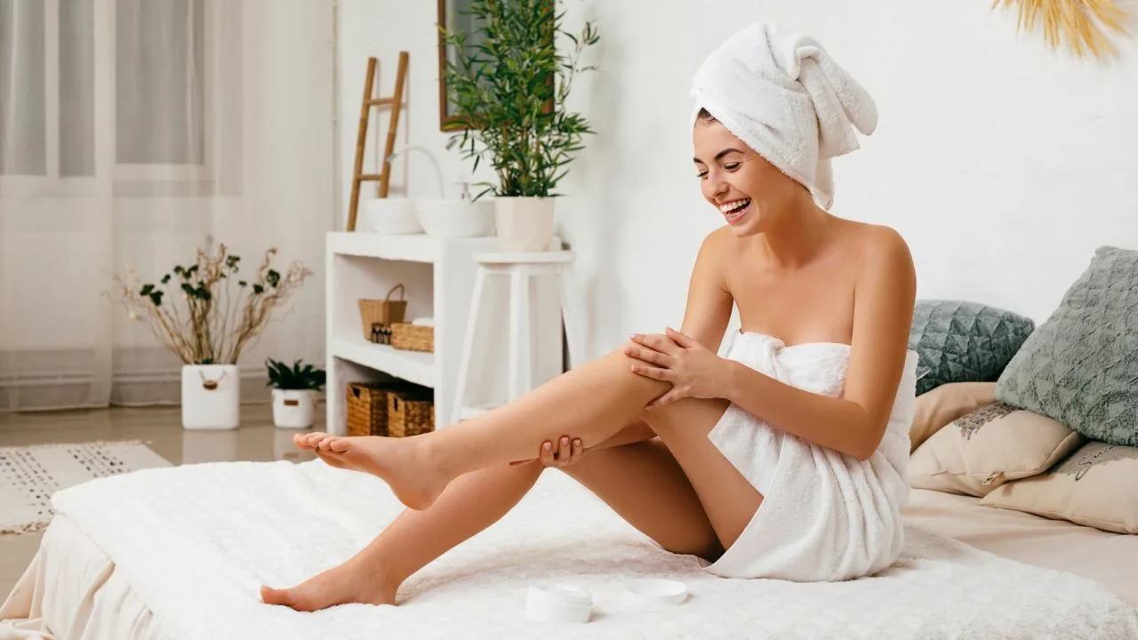 Trīs ieteicamās eļļas, kas stimulē dabisko kolagēna ražošanu un palīdz iegūt elastīgāku un mirdzošāku ādu.