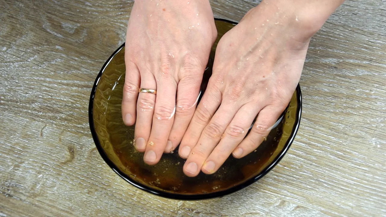 Nagu mērcēšana olīveļļā: kāpēc to darīt un kādas ir priekšrocības?