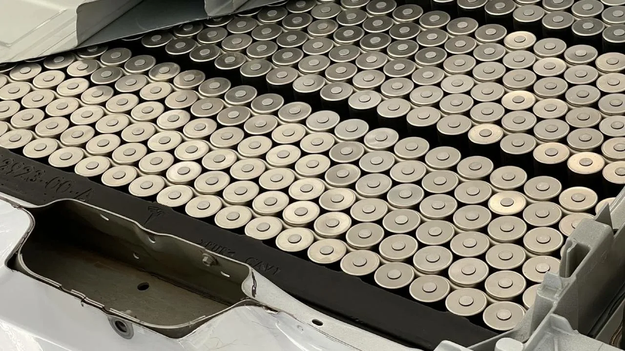 Akumulatori bez anoda, kas nodrošina divreiz lielāku elektromobiļu nobraukumu: jaunākais Korejas pētnieku sasniegums.