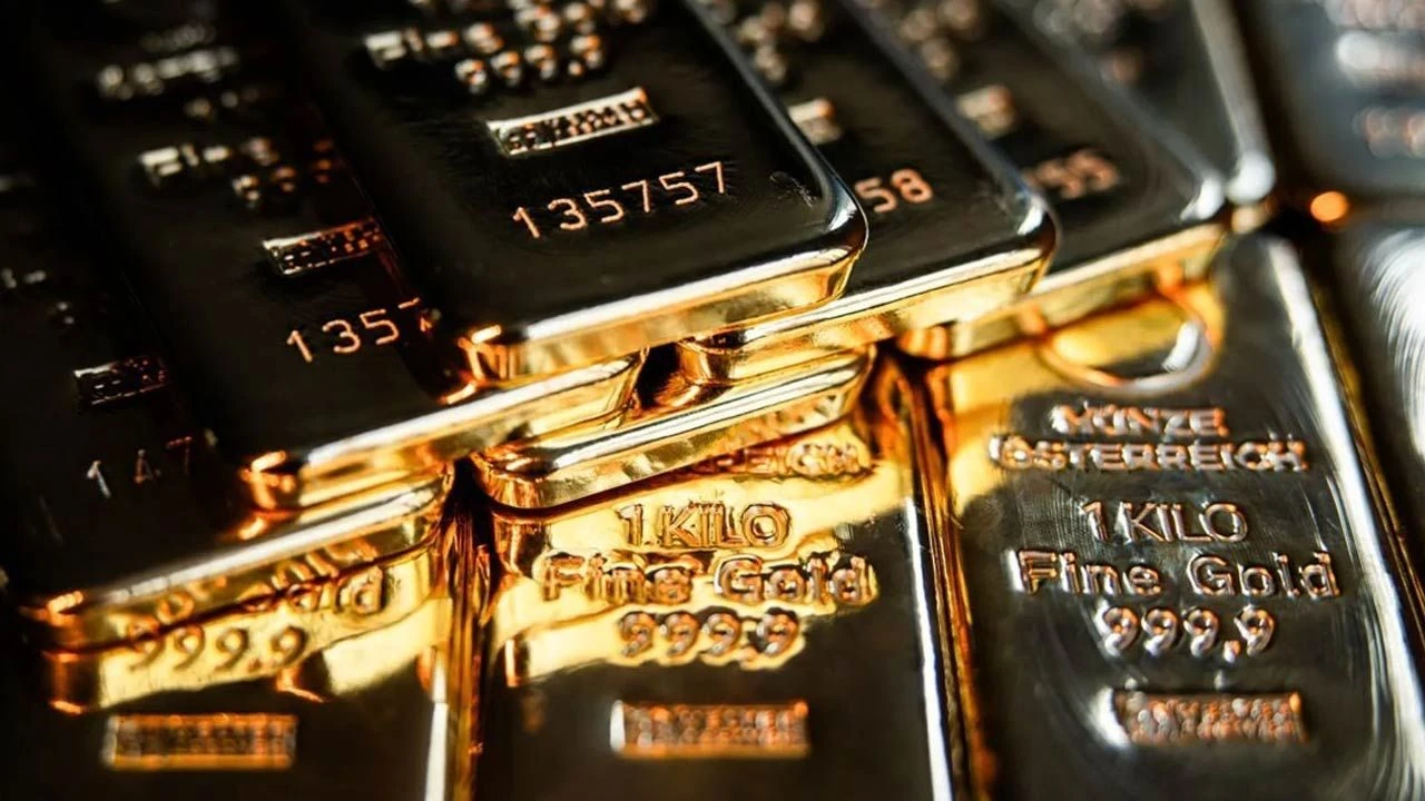 2025. gadā zelta cena pieauga par 65 %, uzrādot labāko rezultātu pēdējo 46 gadu laikā.