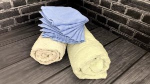 Neizmetiet vecos dvieļus, tie ir īsts dārgums: kā tos var atkārtoti izmantot sadzīves tehnikai.