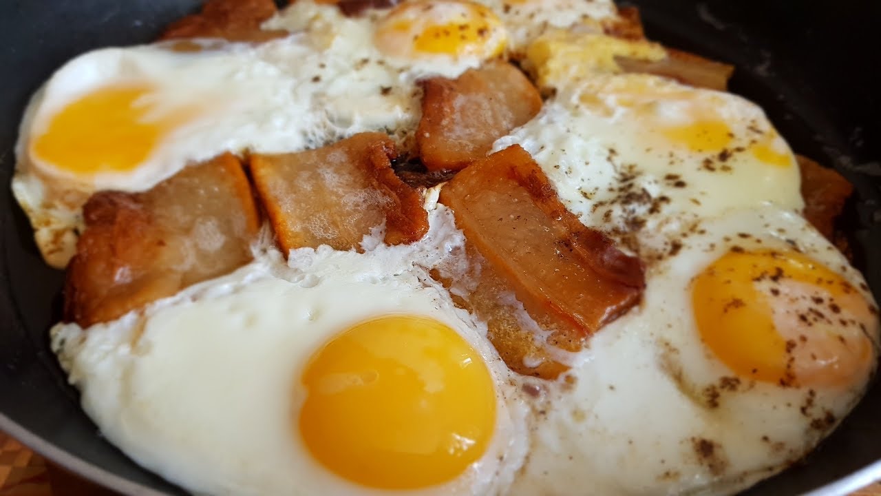Kāpēc pievienot etiķi pannai, cepot olas, un kādam nolūkam tas ir nepieciešams?