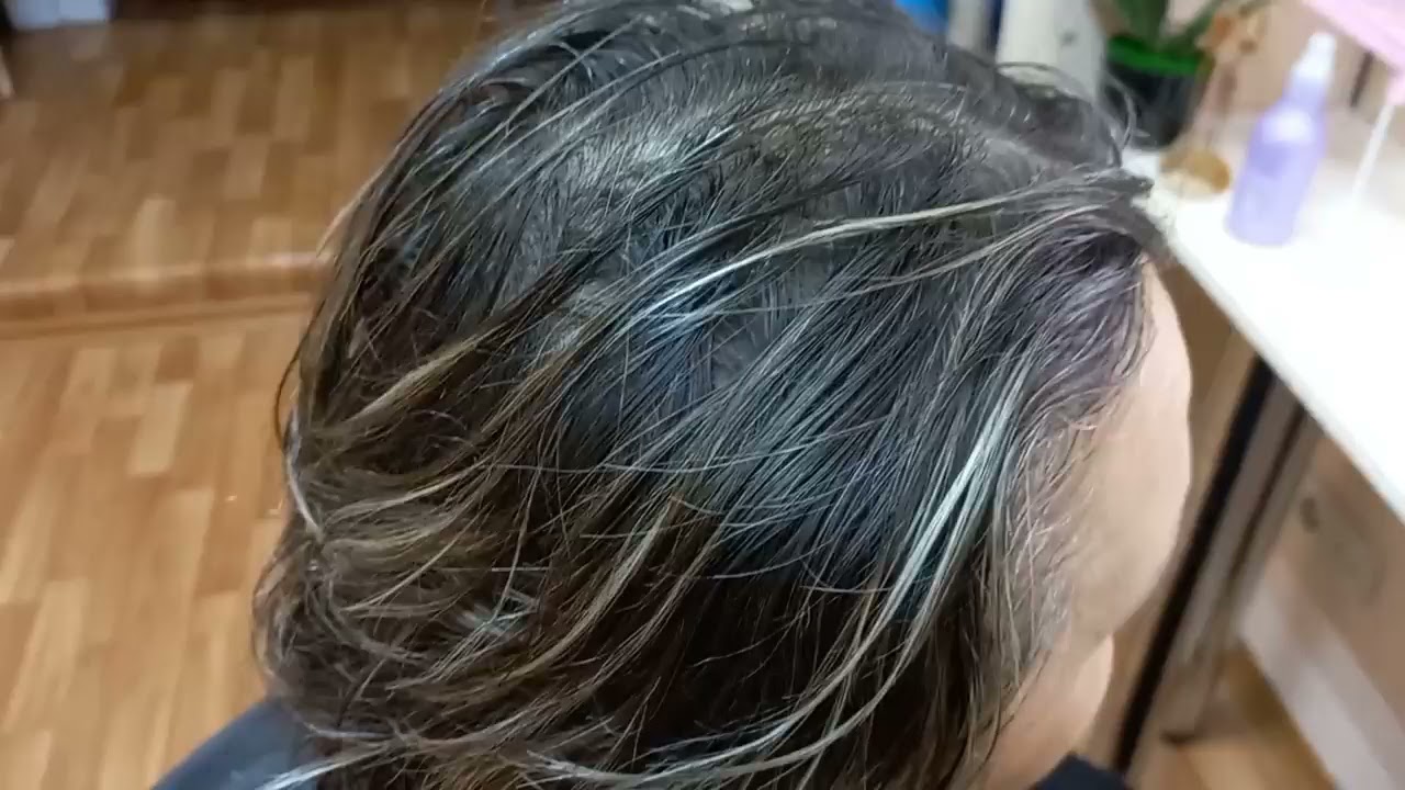 Atvadieties no sirmiem matiem dabiskā veidā: mājas maisījums bez krāsvielām un ķimikālijām, kas palīdz atjaunot matu krāsu.