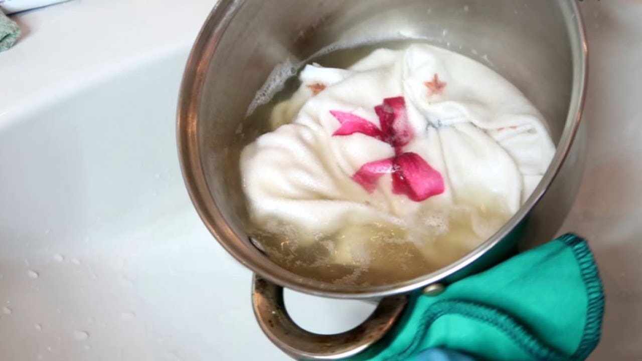 Kā tīrīt virtuves dvieļus: labākais veids, kā noņemt netīrumu traipus.