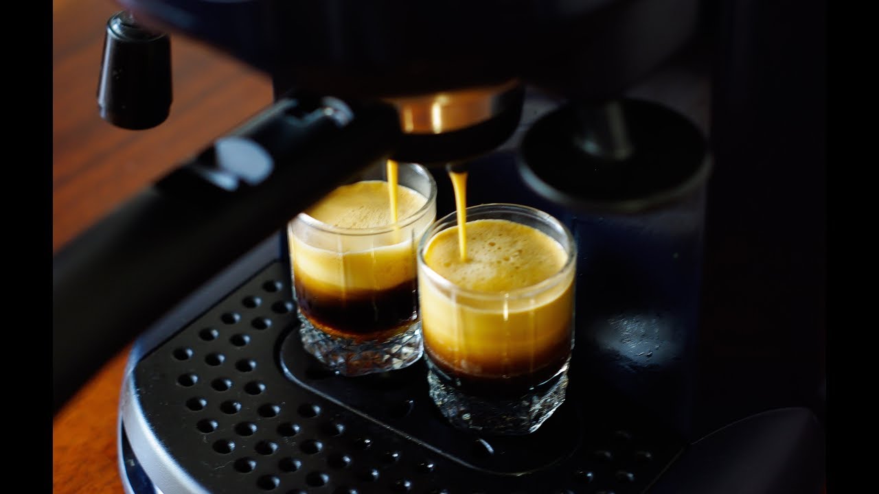 Vēsturiska Romas maizes ceptuve, kas veic revolūciju kafijas pasaulē, pievienojot olu savam “espresso”.