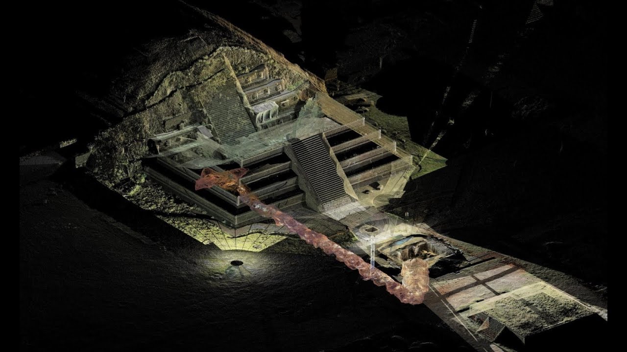 Netālu no Gīzas piramīdām atklāta noslēpumaina pazemes būve.