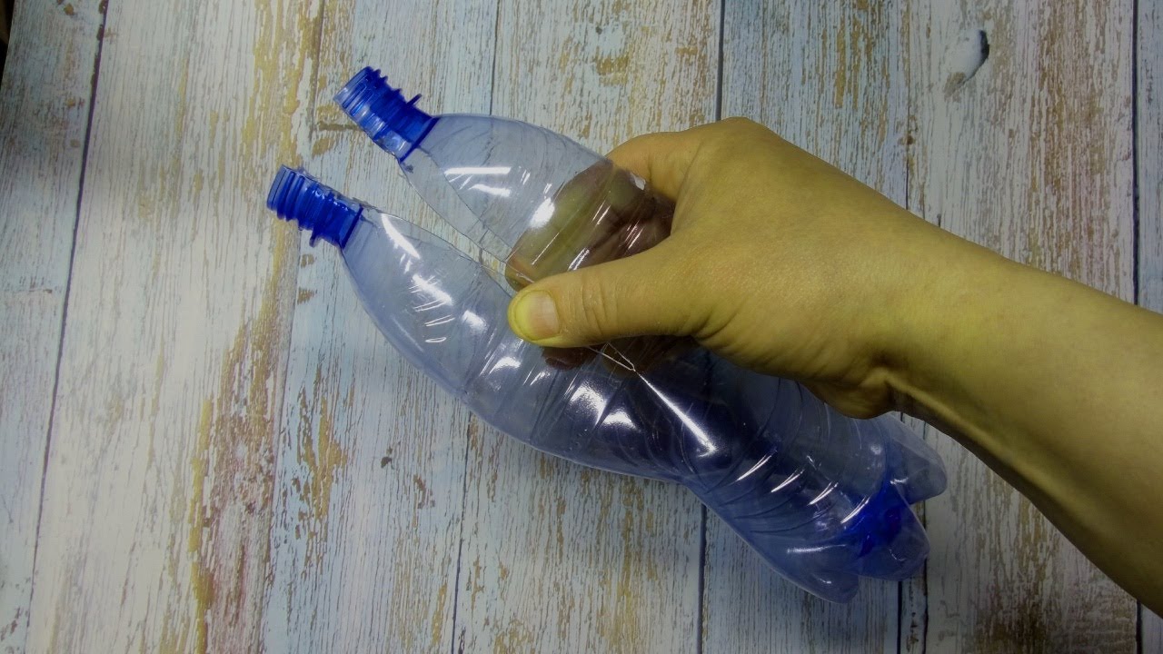 Ja jums mājās ir papīra pudeles ar ūdeni, neizmetiet tās: 2 oriģināli veidi, kā tām piešķirt jaunu pielietojumu.