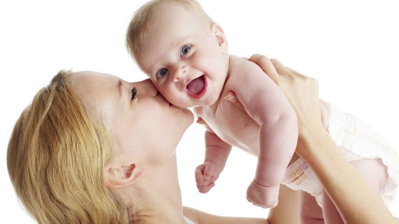 Atvadas tradīcijai norādīt tēva uzvārdu: Civilstāvokļa reģistrācijas iestāde gatavo vēsturisku izmaiņu, saskaņā ar kuru mātes uzvārds būs norādīts pirmajā vietā dzimšanas apliecībā.