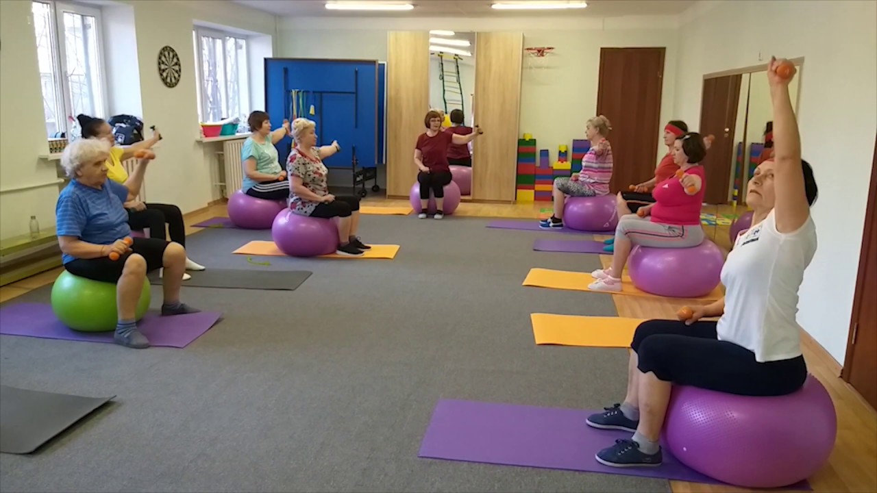 Fizioterapeitu ieteiktie vingrinājumi smadzeņu aktivitātes un enerģijas uzturēšanai.