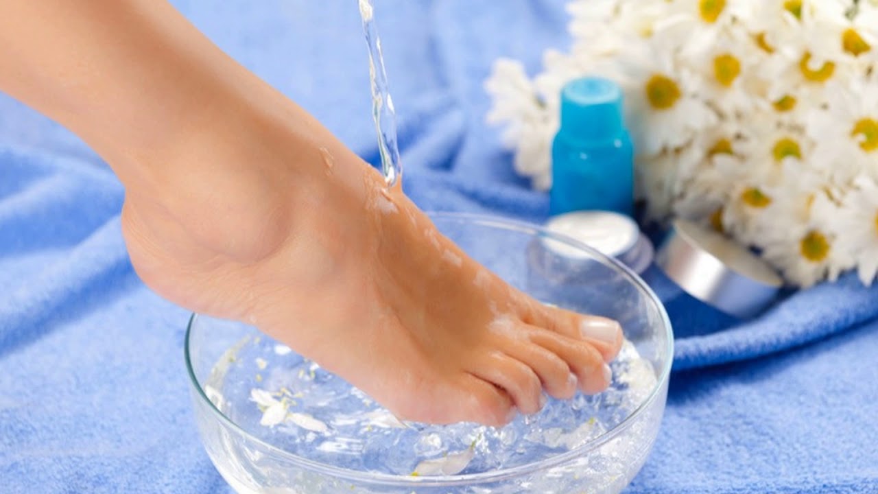 Kāju mazgāšana ar neitrālu ziepēm: kāpēc tas ir nepieciešams un kāpēc arvien vairāk cilvēku to dara.