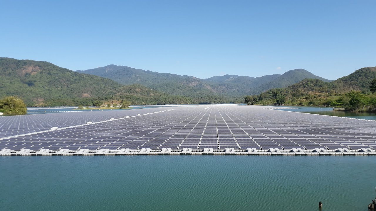 Pasaulē lielākā jūras saules enerģijas stacija ar jaudu 1 GW jau ražo enerģiju, un tā neatrodas Eiropā.