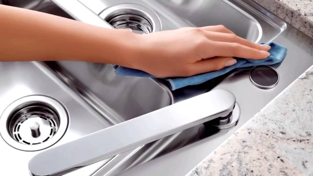 Vienkāršs noslēpums, kā iztīrīt nerūsējošā tērauda izlietni: tā izskatīsies kā jauna.
