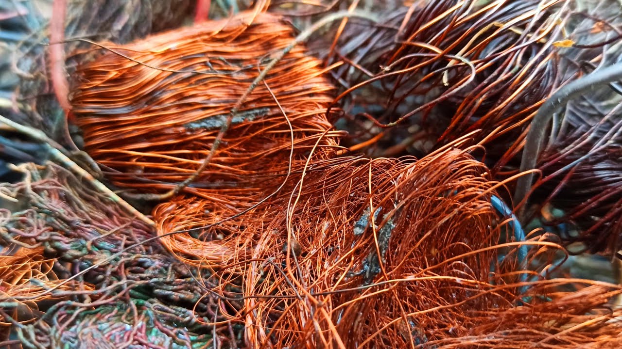 Enerģētikas pārejas „sarkanais zelts”: varš izraisīja vēsturisku akciju tirgus pieaugumu un mega apvienošanās vilni.