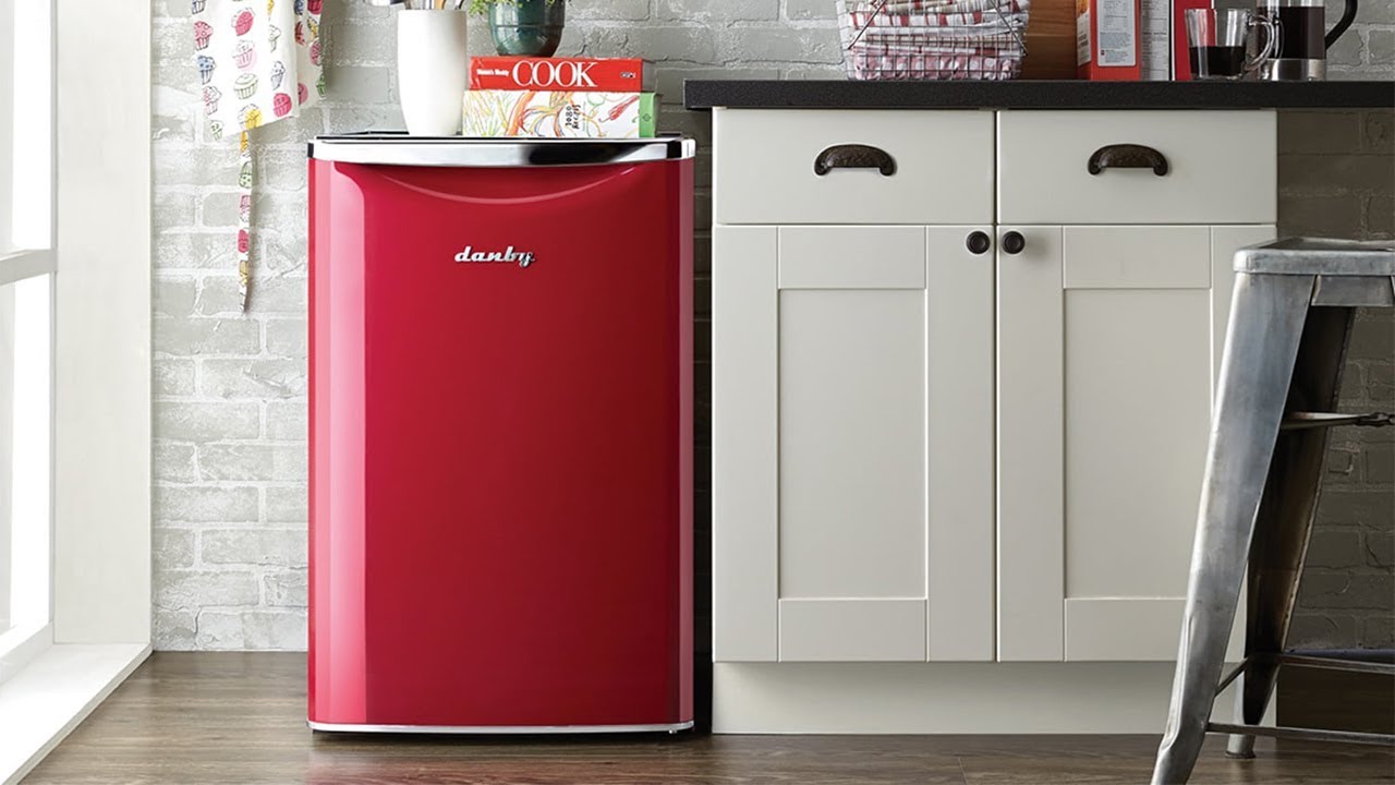 Cik ilgi pēc pārcelšanās vai remonta ledusskapi var turēt rozetē un kāpēc?