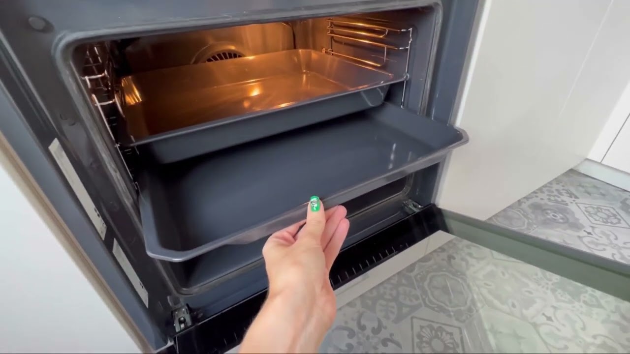 Kāpēc cepeškrāsns nekad nedrīkst būt tukša gatavošanas laikā: princips, kas divkāršo vienas plīts virsmas produktivitāti.