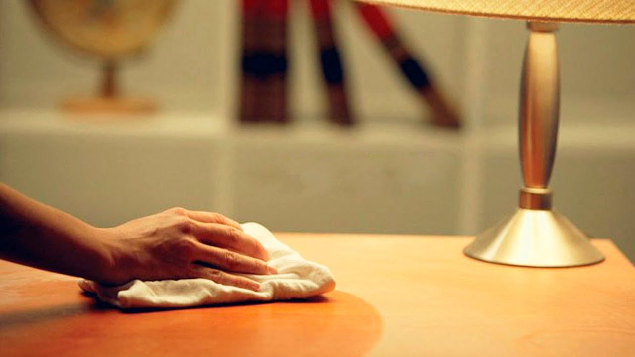 Ideāla tīrīšana: vienkāršs līdzeklis padara melamīna mēbeles spīdoši tīras un bez traipiem.