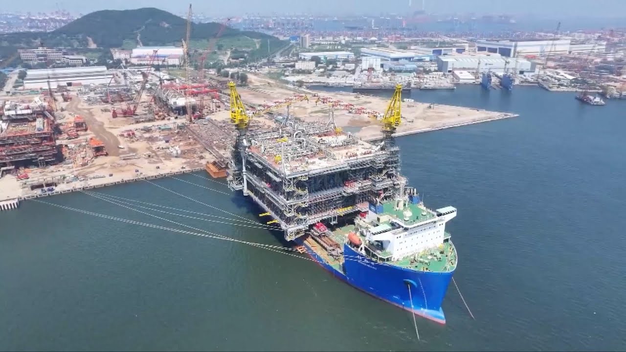 Ķīna būvē pasaulē lielāko kuģi, kas dominēs okeānos un jūras tirdzniecībā.