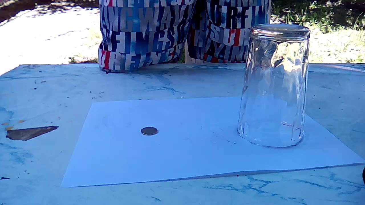 Kā izpildīt triku ar rīsiem un monētu glāzē, lai pareizi sāktu 2026. gadu