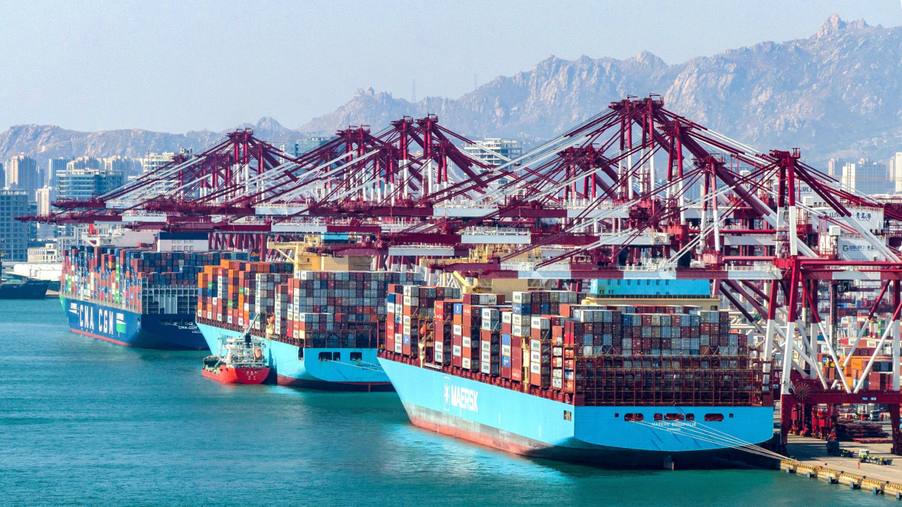 Ķīna būvē pasaulē lielāko kuģi, kas dominēs okeānos un jūras tirdzniecībā.