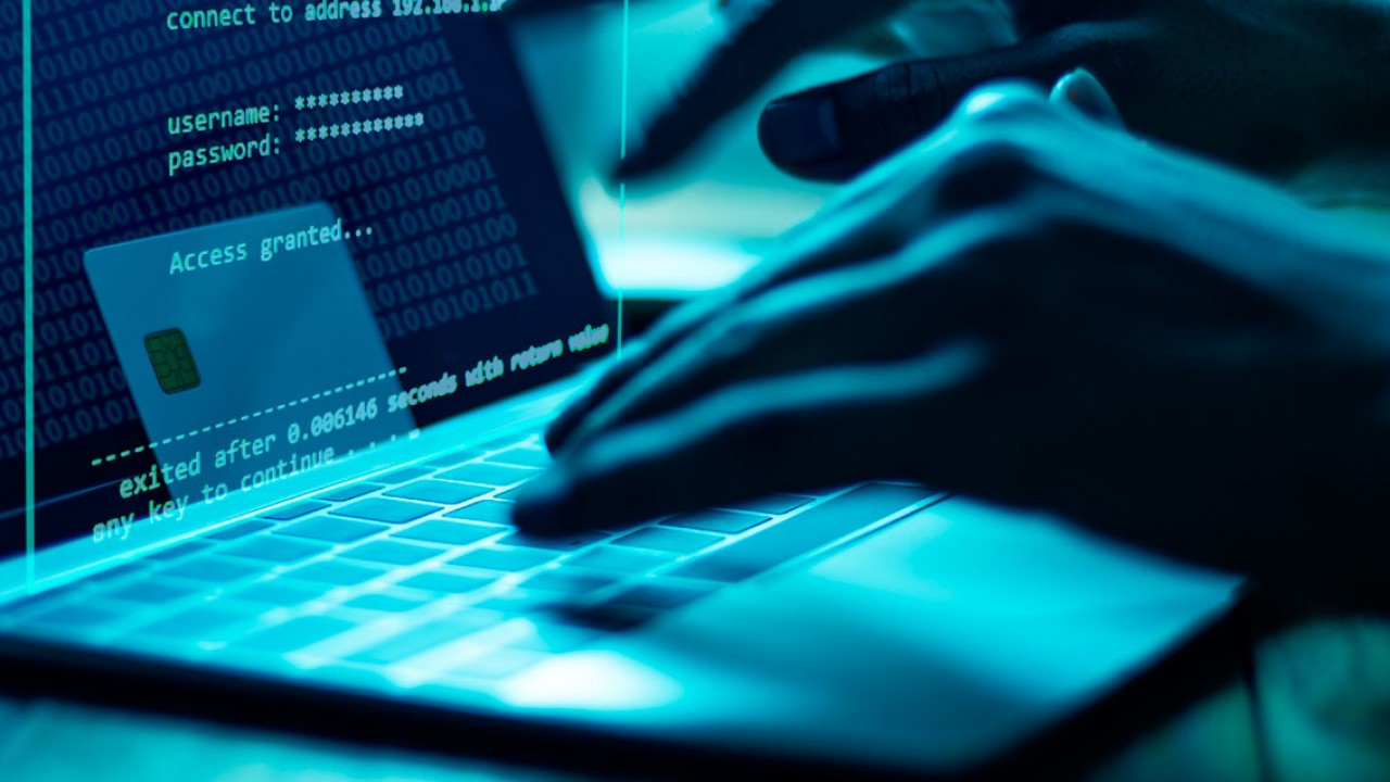 Pieci kiberdrošības paņēmieni, kas pasargās jūs no hakeru uzbrukumiem un krāpniecības 2026. gadā.