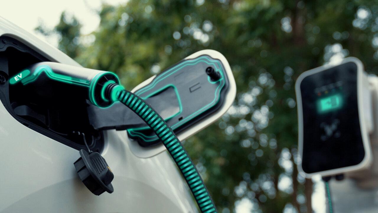 Revolūcija enerģētikas nozarē: NASA piedāvā risinājumu elektromobiļu uzlādēšanai 5 minūtēs.